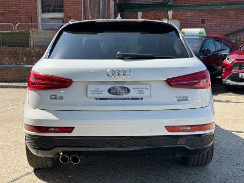 Audi Q3 Tfsi Quattro Black White #6