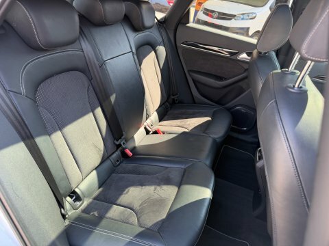 Audi Q3 Tfsi Quattro Black White #5