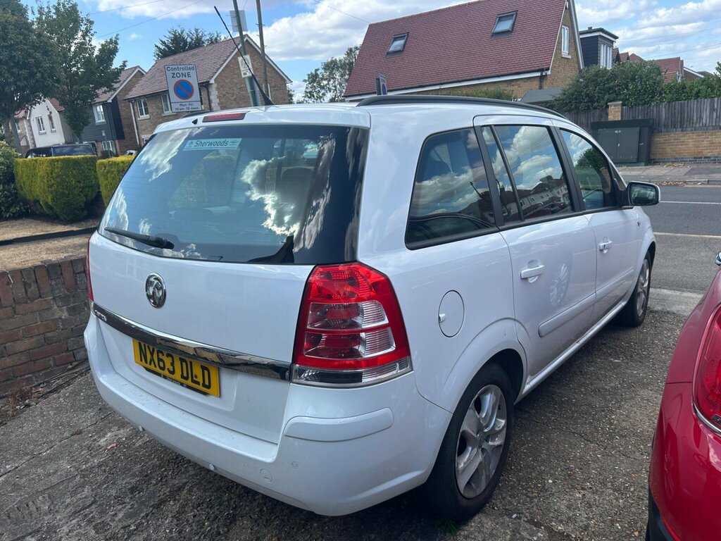 Vauxhall Zafira 1.6 16V Exclusiv Euro 5 NX63DLD White #4