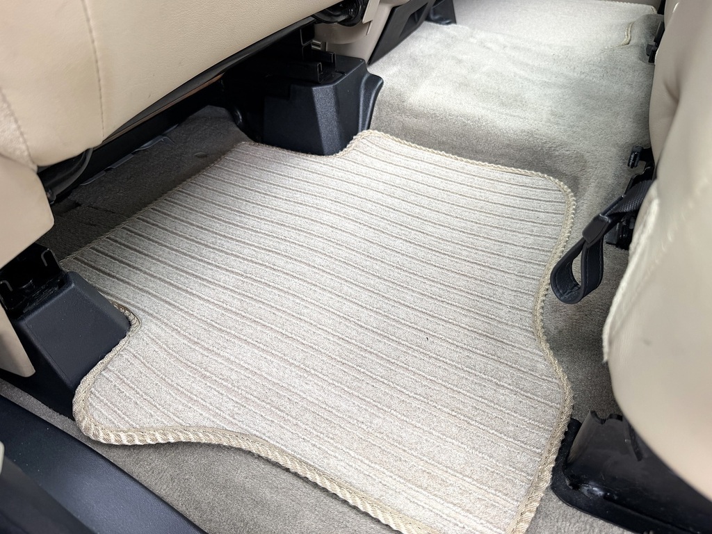 Land Rover Discovery 4 3L Xs Grey #32