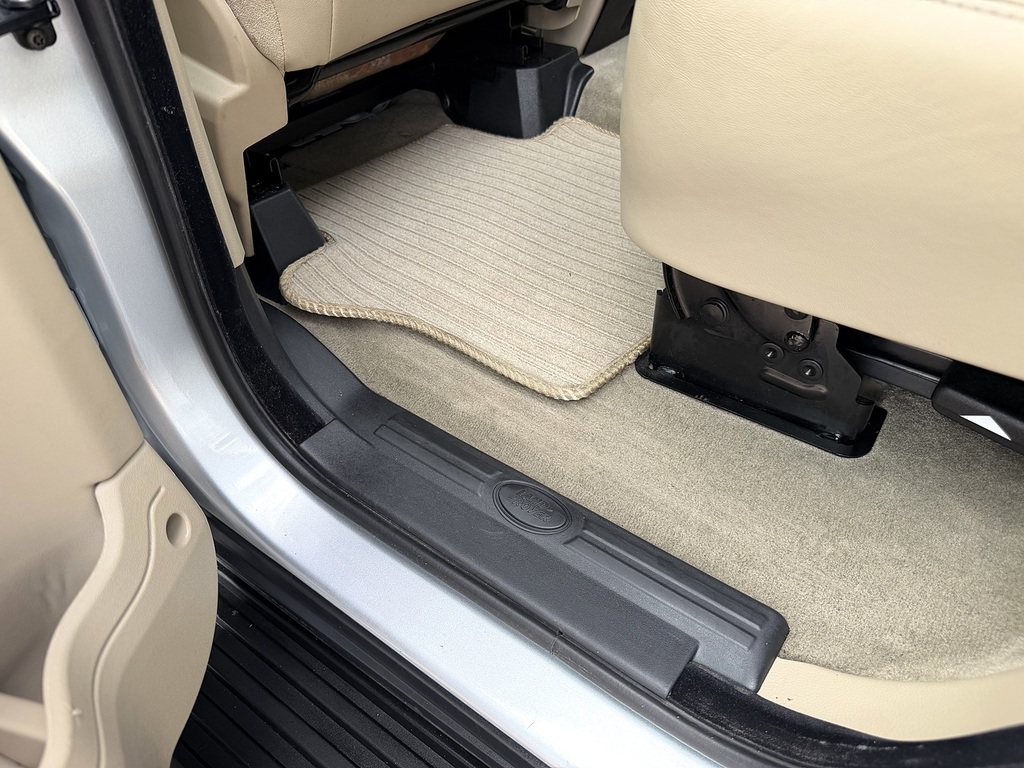 Land Rover Discovery 4 3L Xs Grey #33