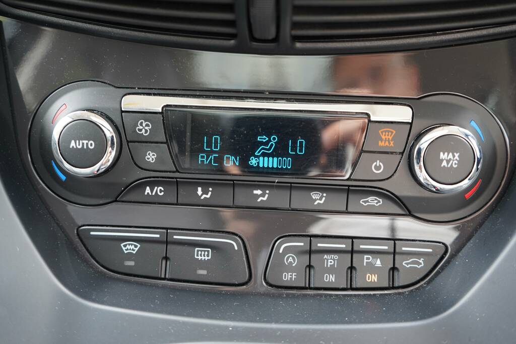 Ford Kuga Suv 2.0 Tdci Titanium Awd Euro 6 Ss 20151 Grey #27