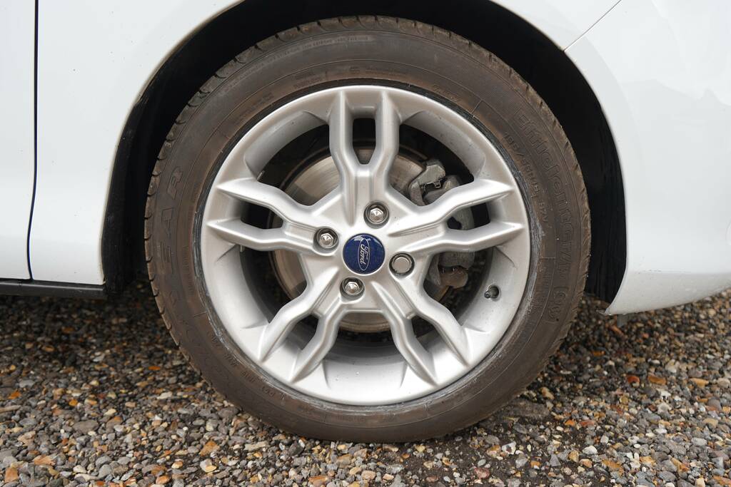 Ford B-Max Titanium X FY65VWR White #4