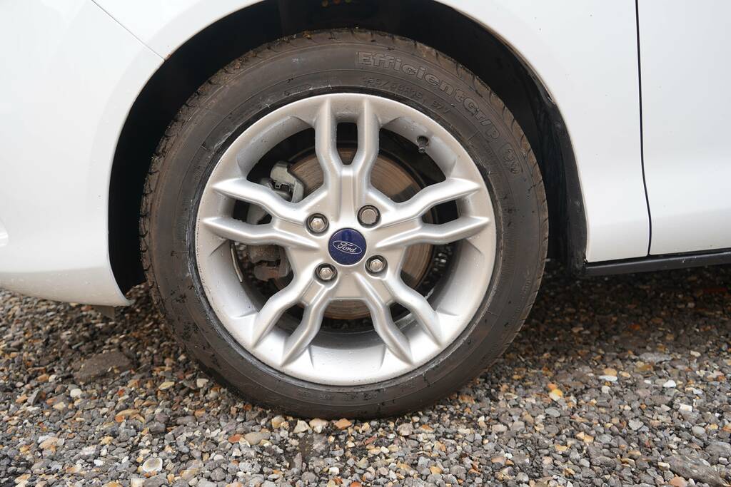 Ford B-Max Titanium X FY65VWR White #5