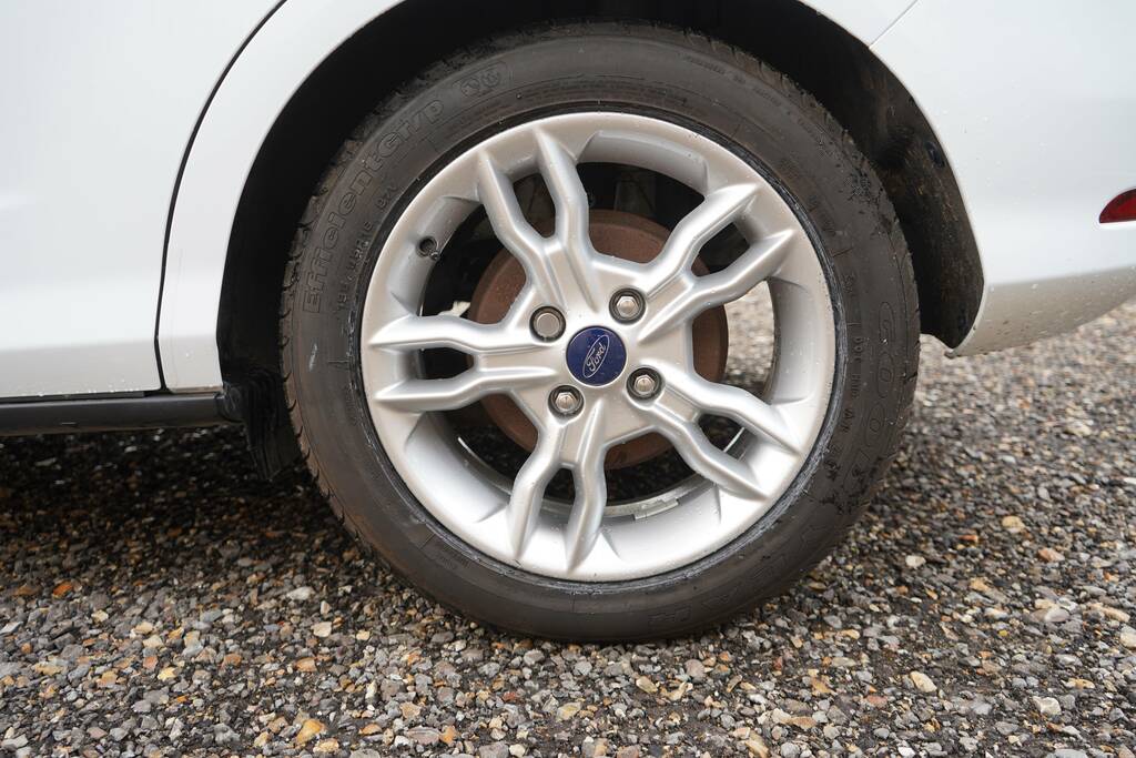 Ford B-Max Titanium X FY65VWR White #6