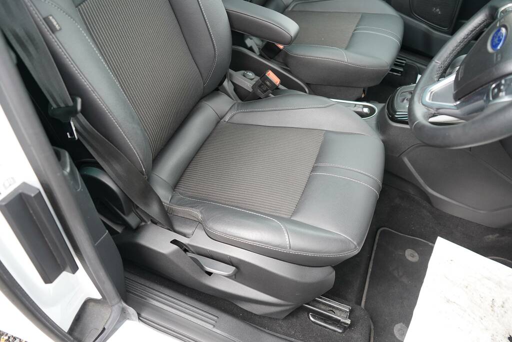 Ford B-Max Titanium Blue #16