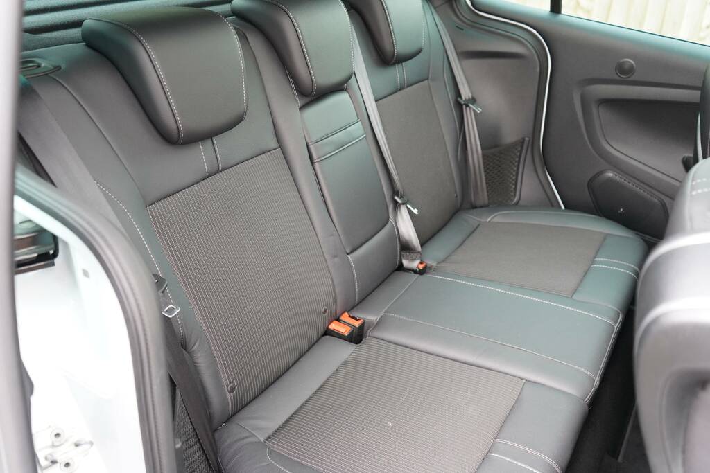 Ford B-Max Titanium Blue #28