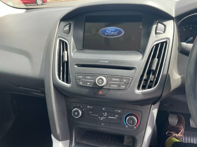 Ford Focus Estate 1.0T Ecoboost Titanium Euro 6 Ss 20 Silver #17