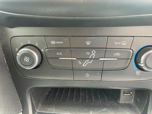 Ford Focus Estate 1.0T Ecoboost Titanium Euro 6 Ss 20 Silver #19