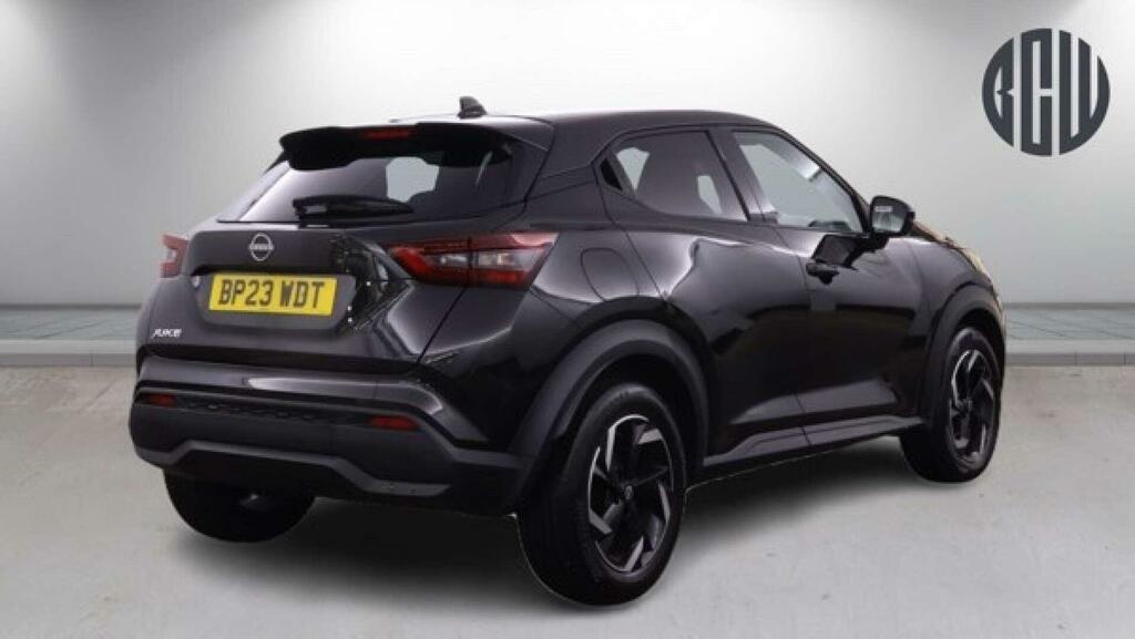 Nissan Juke N-connecta Black #4