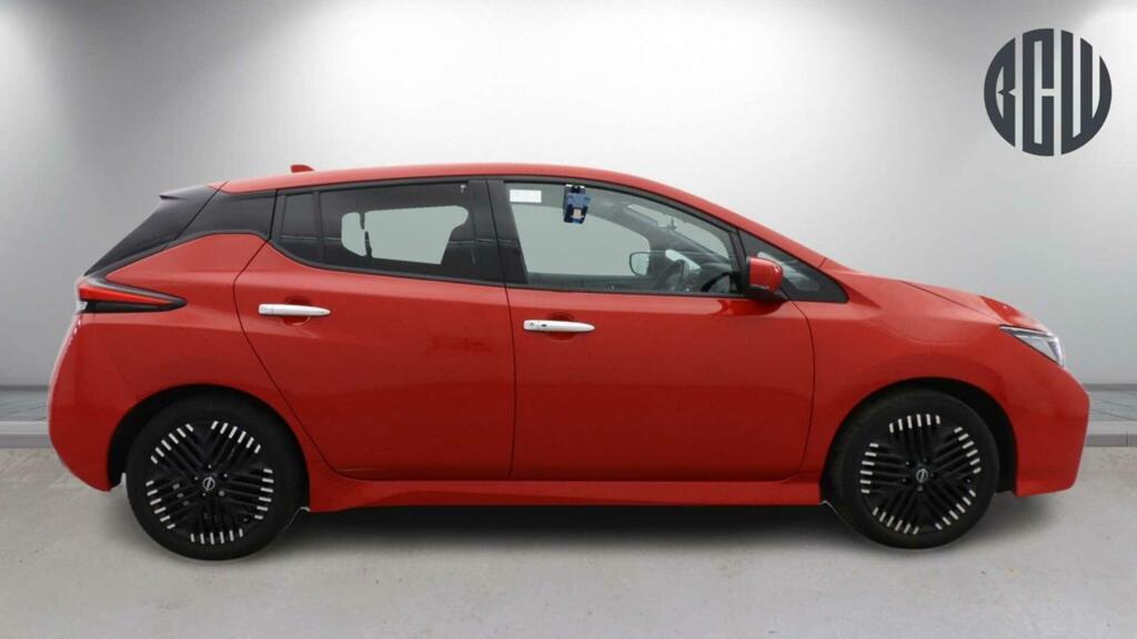 Nissan Leaf N-connecta Red #5