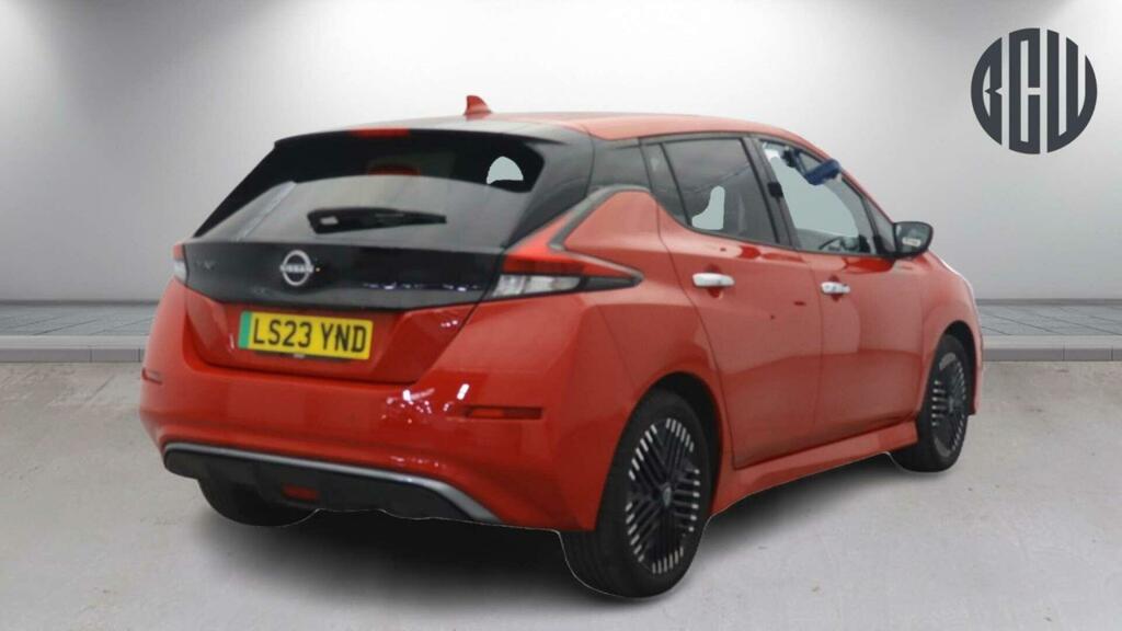 Nissan Leaf N-connecta Red #4