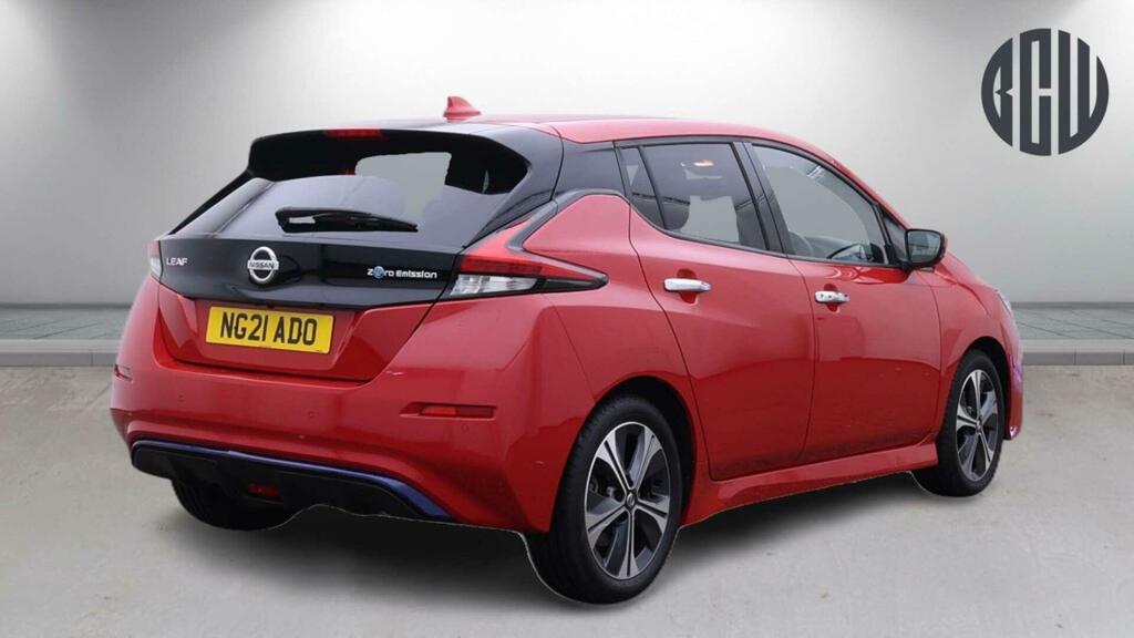 Nissan Leaf N-connecta Red #4