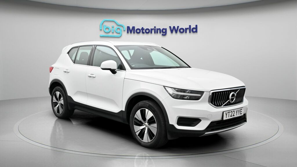 Volvo XC40 Core White