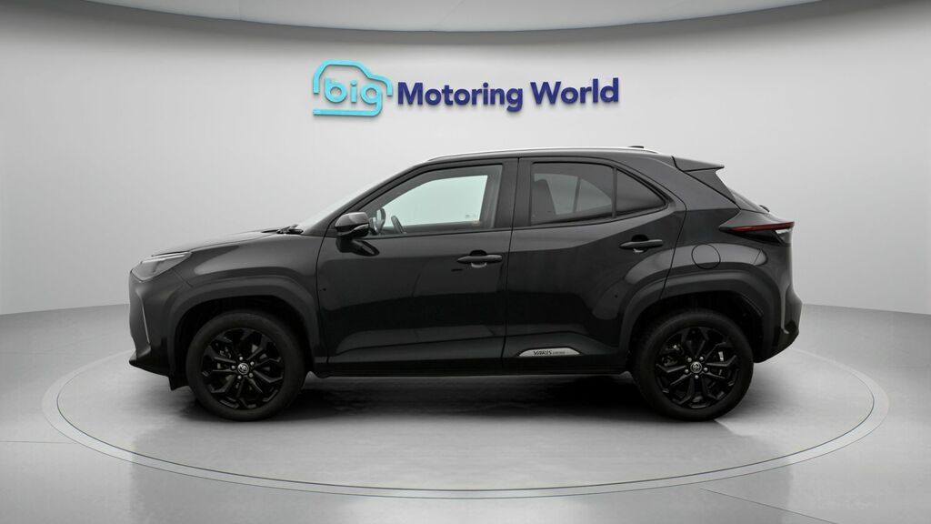 Toyota Yaris Cross Design EA71OME Black #4