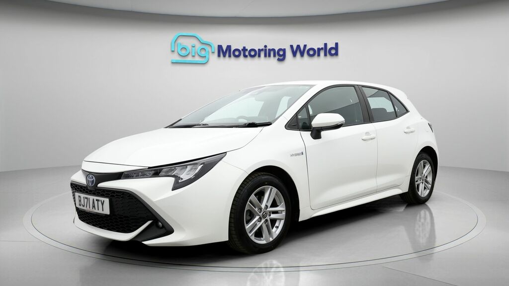 Toyota Corolla Icon White #3