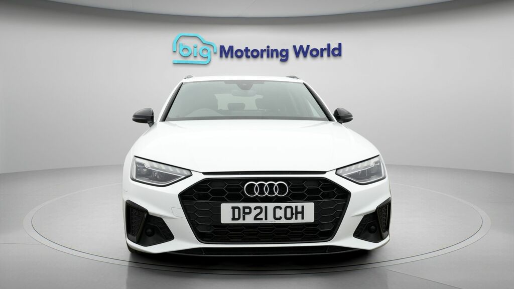 Audi A4 Avant Black Edition White #2