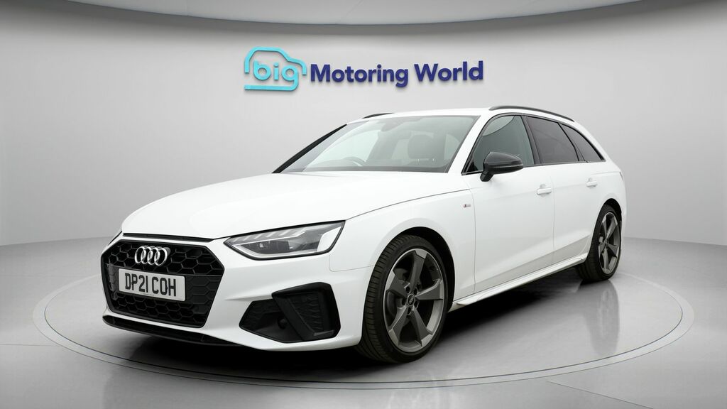 Audi A4 Avant Black Edition White #3