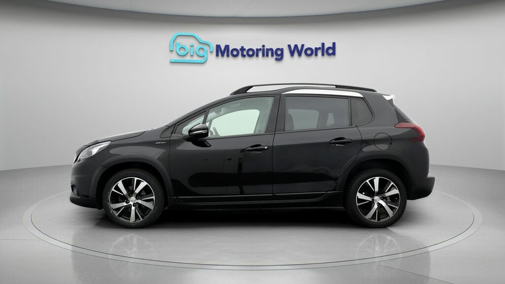 Peugeot 2008 Gt Line Black #4