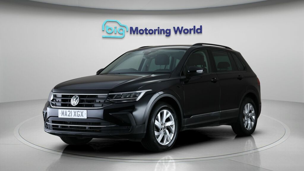 Volkswagen Tiguan Life Black #3