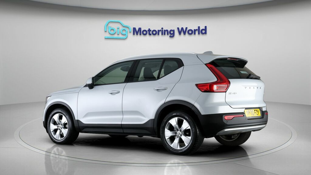 Volvo XC40 Momentum YP70FZY Silver #5