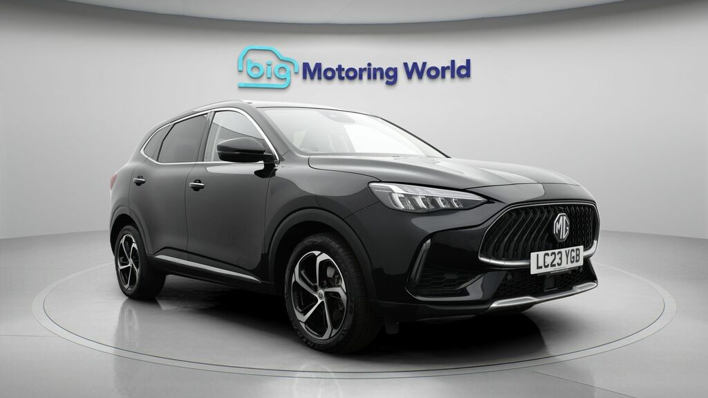 MG HS Trophy Black