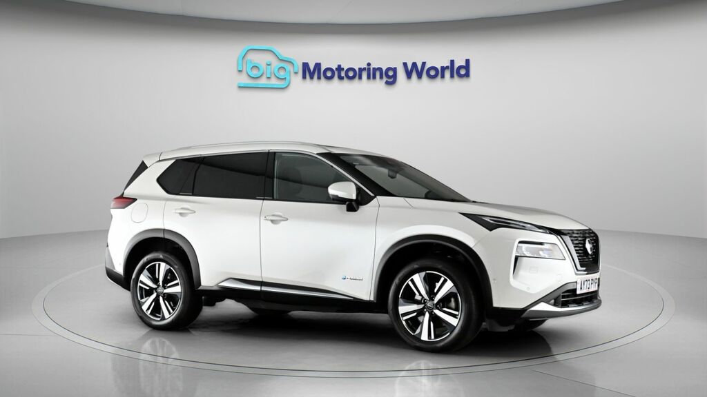 Nissan X-Trail Tekna White