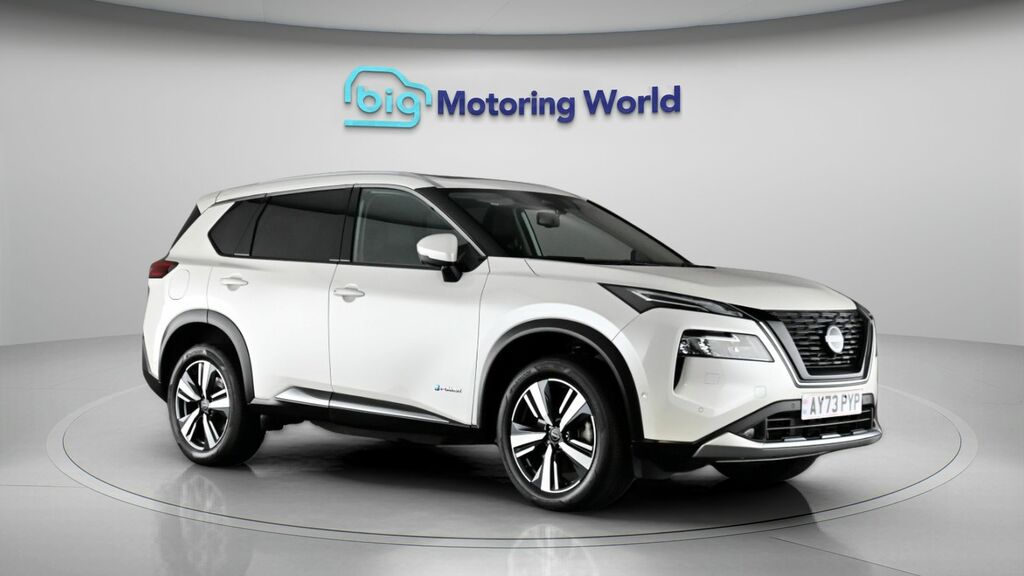 Nissan X-Trail Tekna White #2