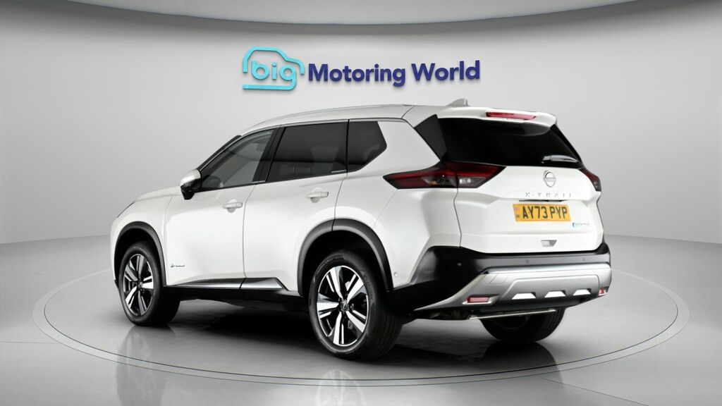 Nissan X-Trail Tekna White #6