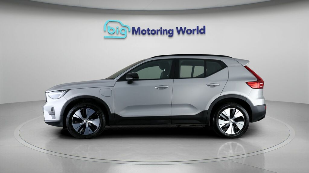 Volvo XC40 Plus YP72OZF Silver #4