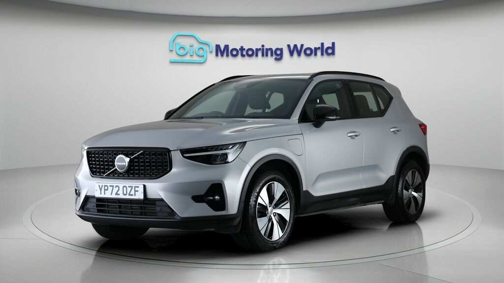 Volvo XC40 Plus YP72OZF Silver #3