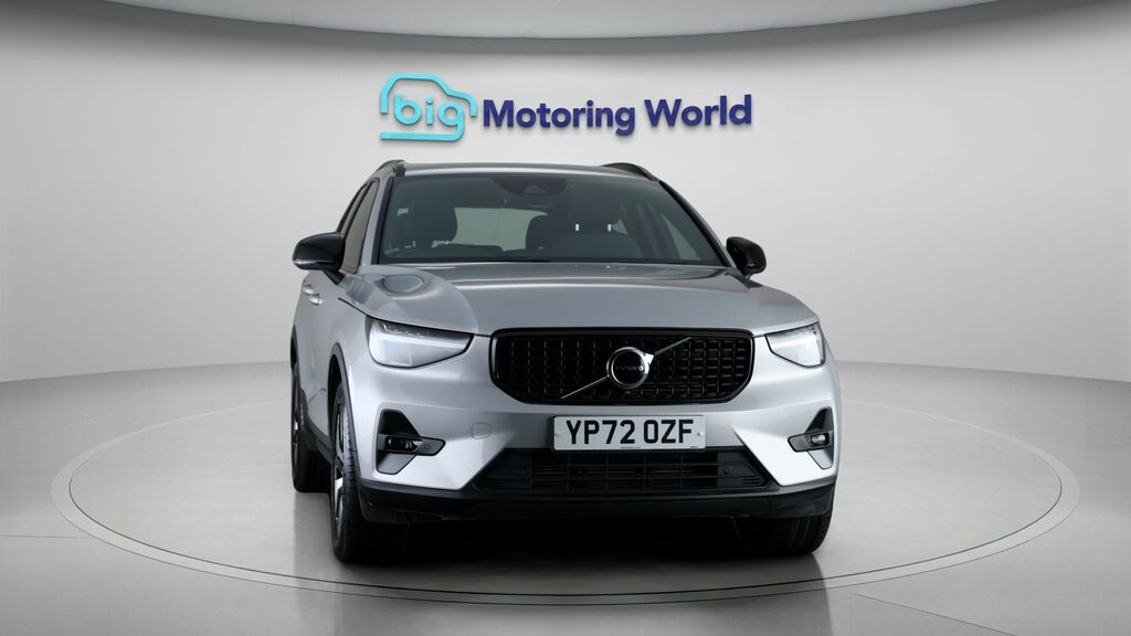 Volvo XC40 Plus YP72OZF Silver #2