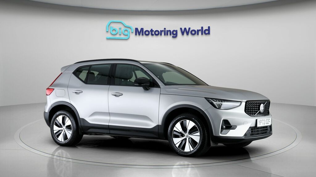 Volvo XC40 Plus Silver