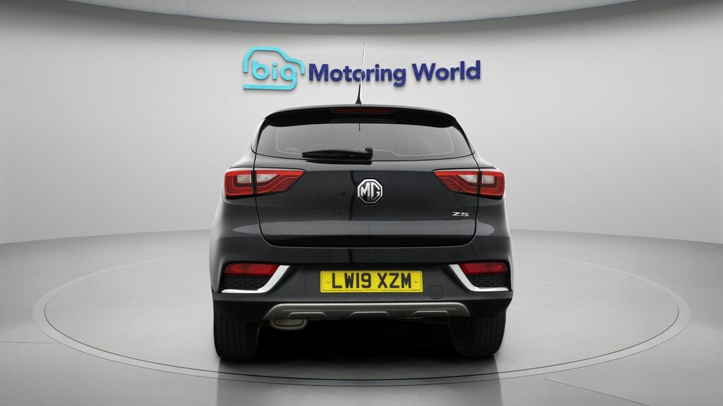 MG ZS Exclusive Black #6