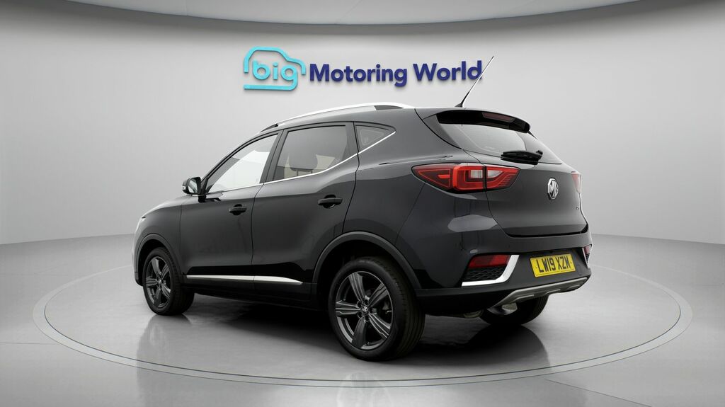 MG ZS Exclusive Black #5