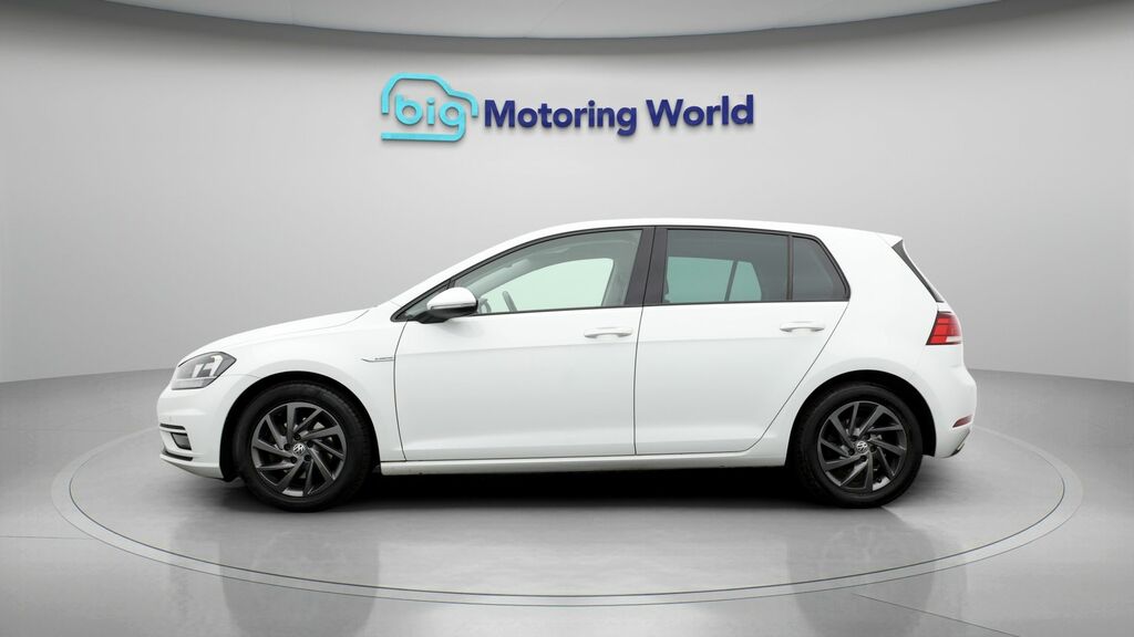 Volkswagen Golf Match White #4