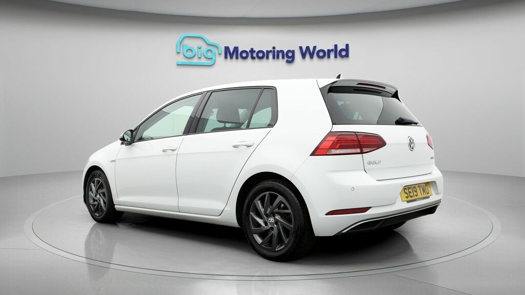 Volkswagen Golf Match White #5