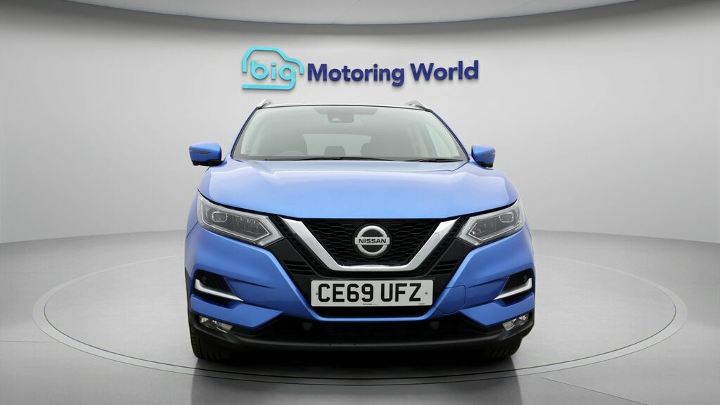 Nissan Qashqai Tekna Blue #2