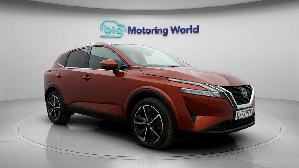 Nissan Qashqai Tekna Red