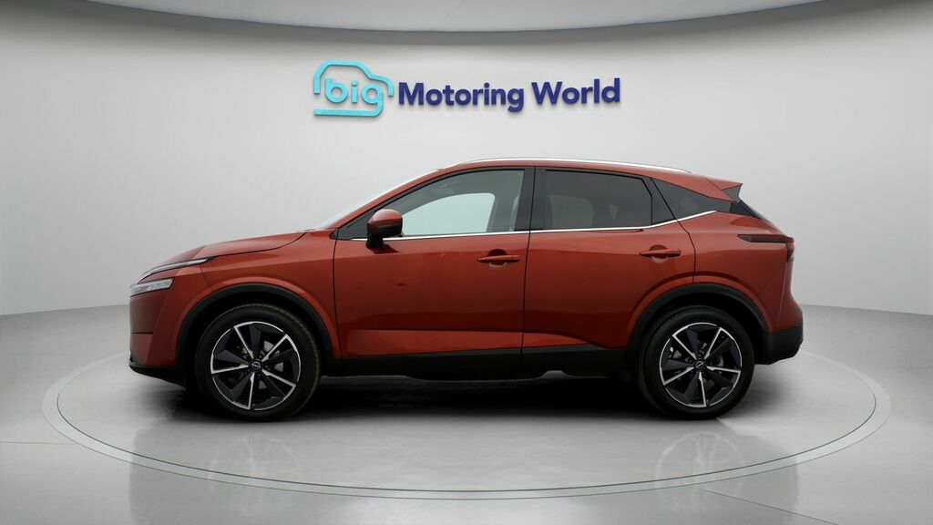 Nissan Qashqai Tekna CV72PZW Red #4