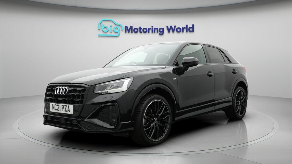 Audi Q2 Black Edition Black #3