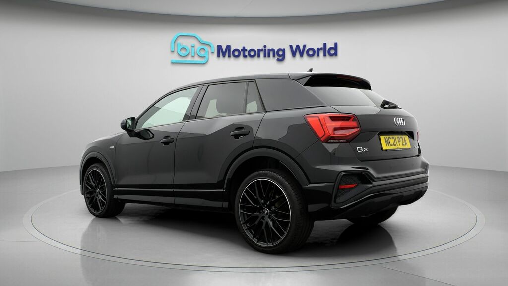 Audi Q2 Black Edition Black #5