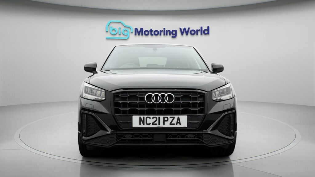Audi Q2 Black Edition Black #2