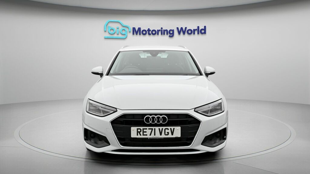 Audi A4 Avant Technik RE71VGV White #2