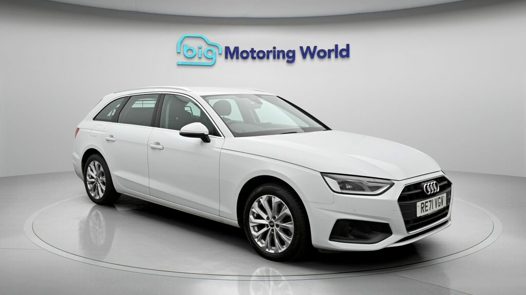 Audi A4 Avant Technik White