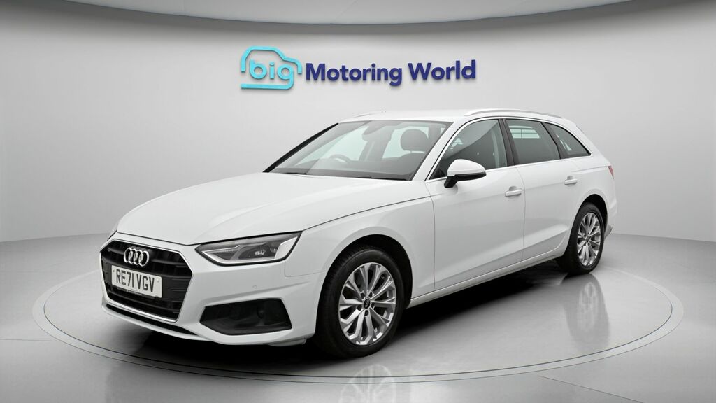 Audi A4 Avant Technik RE71VGV White #3