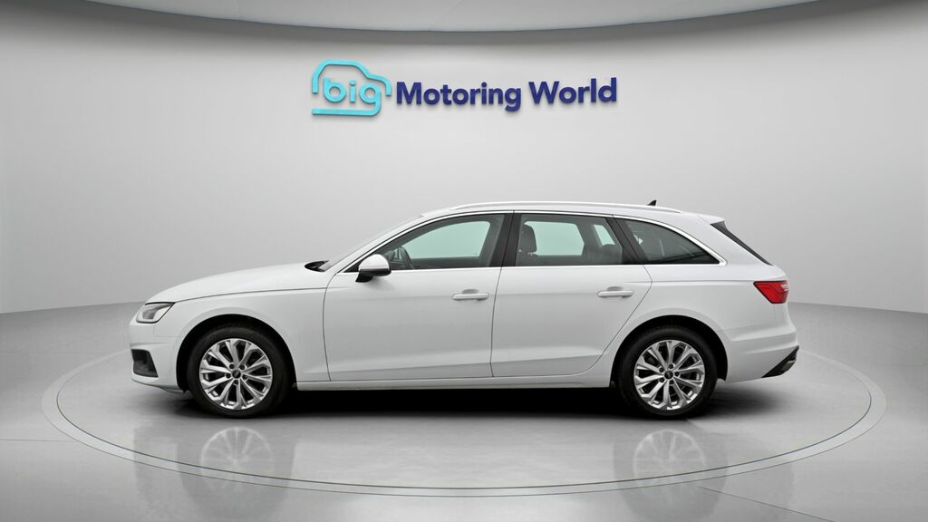 Audi A4 Avant Technik RE71VGV White #4
