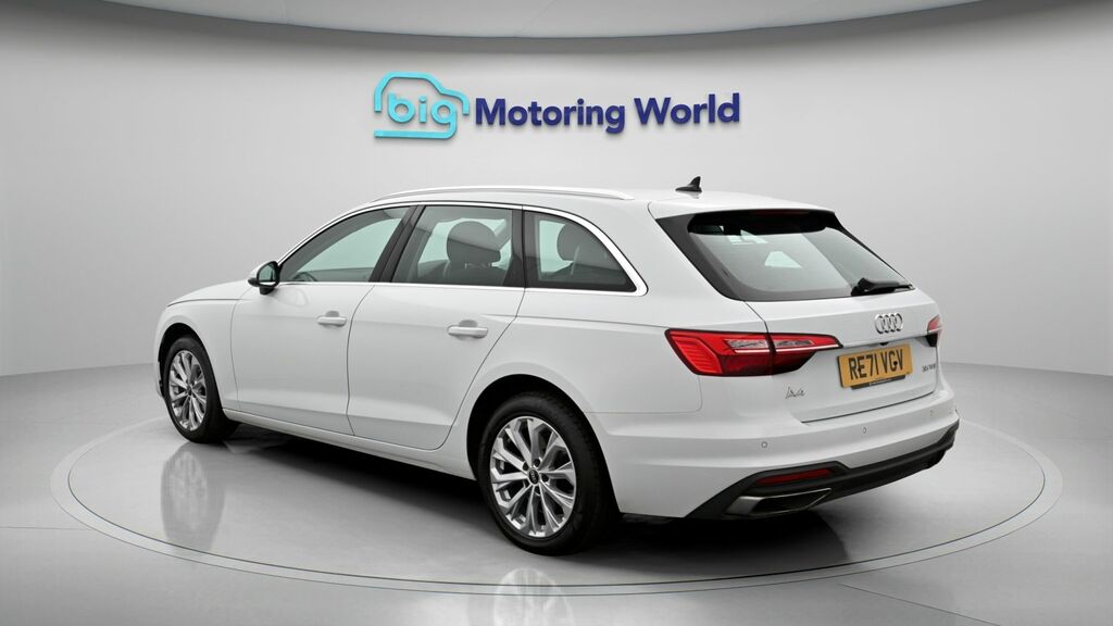 Audi A4 Avant Technik RE71VGV White #5
