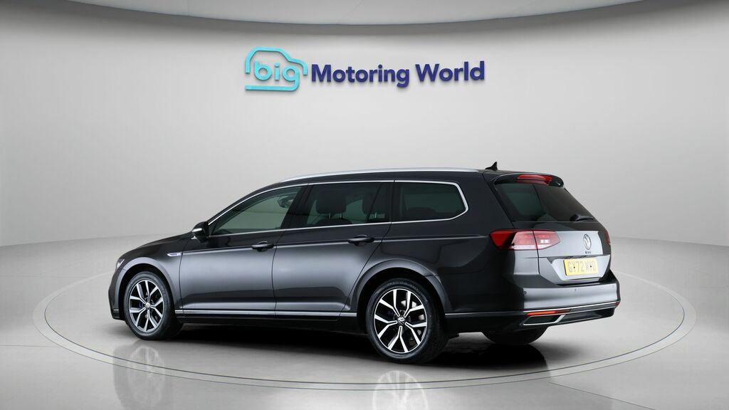 Volkswagen Passat Gte Grey #5