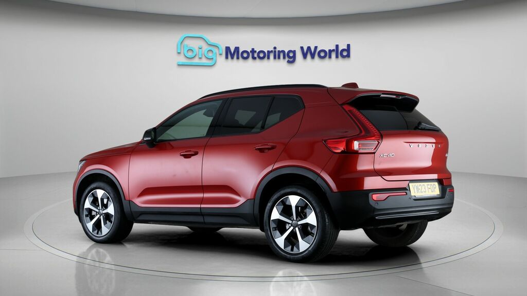 Volvo XC40 Plus Dark YW23FDP Red #5